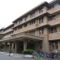 千葉大旧医学部本館　“東洋一”の病院後世に　閉館２年、保存求める声　豪華内装、患者配慮も