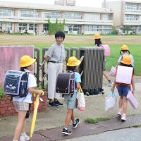 台風１３号被災、浸水から４日ぶり再開　修学旅行中断、中学校で一夜　備えの大切さ実感　茂原・中の島小