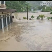 養老川が氾濫して水に漬かる旅館（秋葉さん提供）