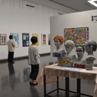 斬新な作品８０点ずらり　千葉県立美術館　１８日まで千葉デザイン展