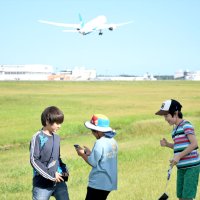 ランプタワー見学　成田空港　小学生２０人　高層から航空機眺める