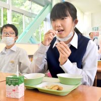 頬が落ちそう！落花生給食　生徒考案、全市立小中に　八街