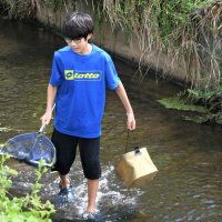 多様な川の生き物観察　「忘れぬよう」研究続け　芝山中２年・萩原颯介さん（１３）　【記録を残す　第３滑走路に変わる地区】（下）
