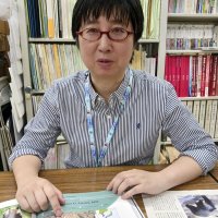 千葉県にクマがいない理由について説明する下稲葉さん＝千葉市中央区の県立中央博物館
