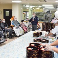 施設に出張すし握り　地元店がボランティア　匝瑳