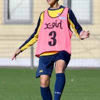 練習でボールをトラップする千葉の田中