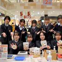 作物、衣服無駄なく活用　中高生らが成果発表　千葉英和　規格外ものでスイーツ　八千代松陰　中古制服アート作品に　【ＳＤＧｓちば】