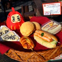 限定販売している応援パン６種と応援メッセージを記入できるシール