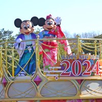 和服ミッキー＆ミニーと新年お祝い　ディズニーで正月イベント　新アンバサダーお披露目も