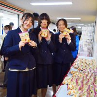 “自慢の逸品”販売中　ランチパック２商品共同開発　山崎製パン×千葉県内商業高校生