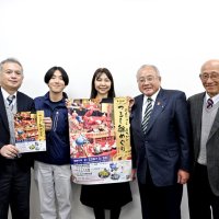 つるし雛　早春彩る「辰」作品　２月２３日開幕、御宿町長ＰＲ