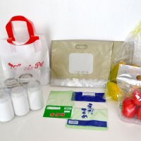 取っ手の付いた土産物袋や裏が網目になった野菜の販売袋など技術を生かした商品