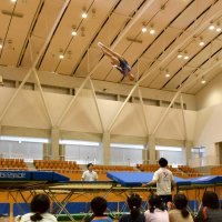 宇山選手は３回宙返りなど高度な技の実演も披露