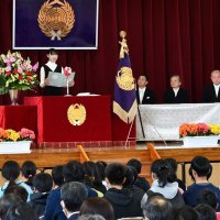 児童ら歌で節目祝う　香取　小見川中央小が１５０周年