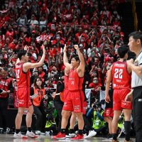 天皇杯連覇を喜ぶ千葉Ｊの選手たち
