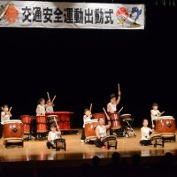 和太鼓で事故ゼロ願う　春の交通安全後押し　山武署