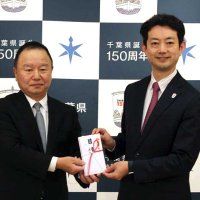 新入生に反射材贈呈、事故防止に役立てて　千葉トヨタ３社