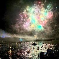 フィナーレには花火も打ち上がった＝２０日夜、南房総市