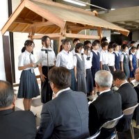 佐倉市長や市遺族会会長に被爆地・長崎での活動を報告する平和使節団