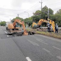 【速報】市原国道１６号通行止め解除　陥没から約３１時間ぶりに