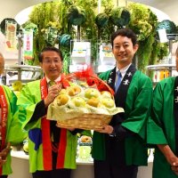千葉と鳥取、両知事が梨ＰＲ　「二十世紀」で縁　都内でイベント