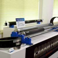 レーシングカーのプロペラシャフトや「奇跡の一本松」保存にも高性能カーボンロールの技術が生かされている