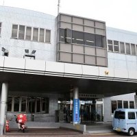 国道６号、信号待ちのバイクに衝突　松戸　酒気帯び運転で人身事故容疑