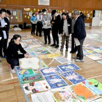 こども県展地区審査開始　松戸、小中学生の力作１９００点