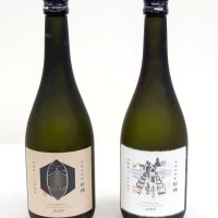 初お目見えした芋焼酎「船橋」。船橋の地名の由来を描いたラベルを貼ったタイプ（右）も