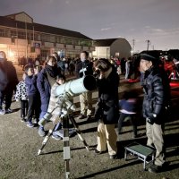 望遠鏡で「天体見えた！」　広大な宇宙に思いはせ　香取・新島小観望会
