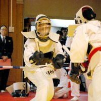４７０人、鍛錬の成果競う　千葉県警逮捕術大会