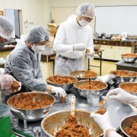 福招く郷土食　旭の「とがらしごぼう」　住民調理、西宮神社例大祭で奉納へ　参拝者に配布も
