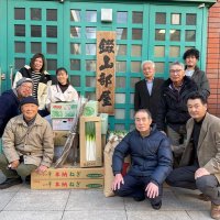 力士の活躍願い市内産野菜贈る　茂原の直売所、錣山部屋に