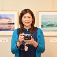 美しい海岸線、白い砂浜…写真で海辺を散歩気分　御宿・月の沙漠記念館　子どもの記録でカメラ購入、腕磨いた力作ズラリ　