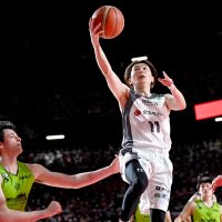 ２５年初戦、逆転白星　千葉ジェッツ