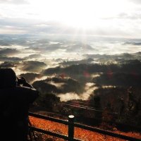 千変万化たおやかな峰　見る人を優しく包み込む　鹿野山九十九谷の景観（君津）　【昭和１００年　時超え令和へ千葉の物語】（１１）