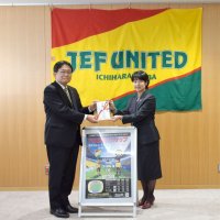 障害者支援へ役立てて　ちばぎん杯観戦券１５０席　千葉銀、千葉市に贈る