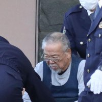 柏夫婦刺殺　女性殺害容疑で送検