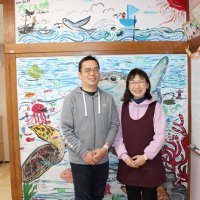 武田裕子所長（右）から事業承継した圭佑社長