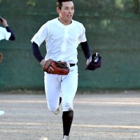 守備固めに備える　田中陸翔　外野手　３年　【八街から聖地へ　千葉黎明初のセンバツ】選手紹介