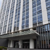 店舗駐車場の車内で不同意わいせつの疑い、７４歳男を逮捕　千葉県警