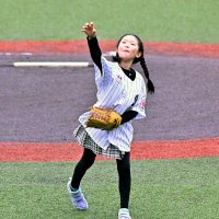 「８０２９」運動をＰＲ　千葉県歯科医師会　コンクール受賞の山田さんロッテ戦始球式
