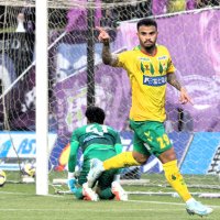 前半３発、逃げ切る　タフな試合、反撃しのぐ　ジェフ千葉