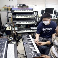 音楽主体のフリースクール開校　復学したい子ども応援　黒板、机設置し教室再現　千葉市中央区