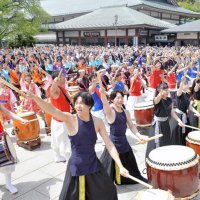 ５５０人打音響かせ　成田太鼓祭が開幕　２０日、パレードも
