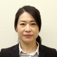 毎田潤子氏