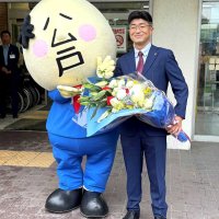「志一つに市政を前に」　松戸の松戸新市長初登庁