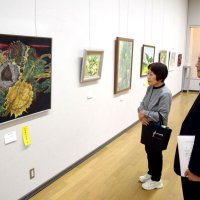 力作が並ぶ市民美術展＝茂原市立美術館・郷土資料館