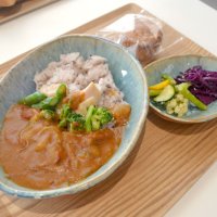 臼井中で提供された「津田仙カレーライスのセット」
