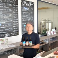 生ビールが楽しめる併設のビアバー。瓶ビールのテイクアウトも扱っている